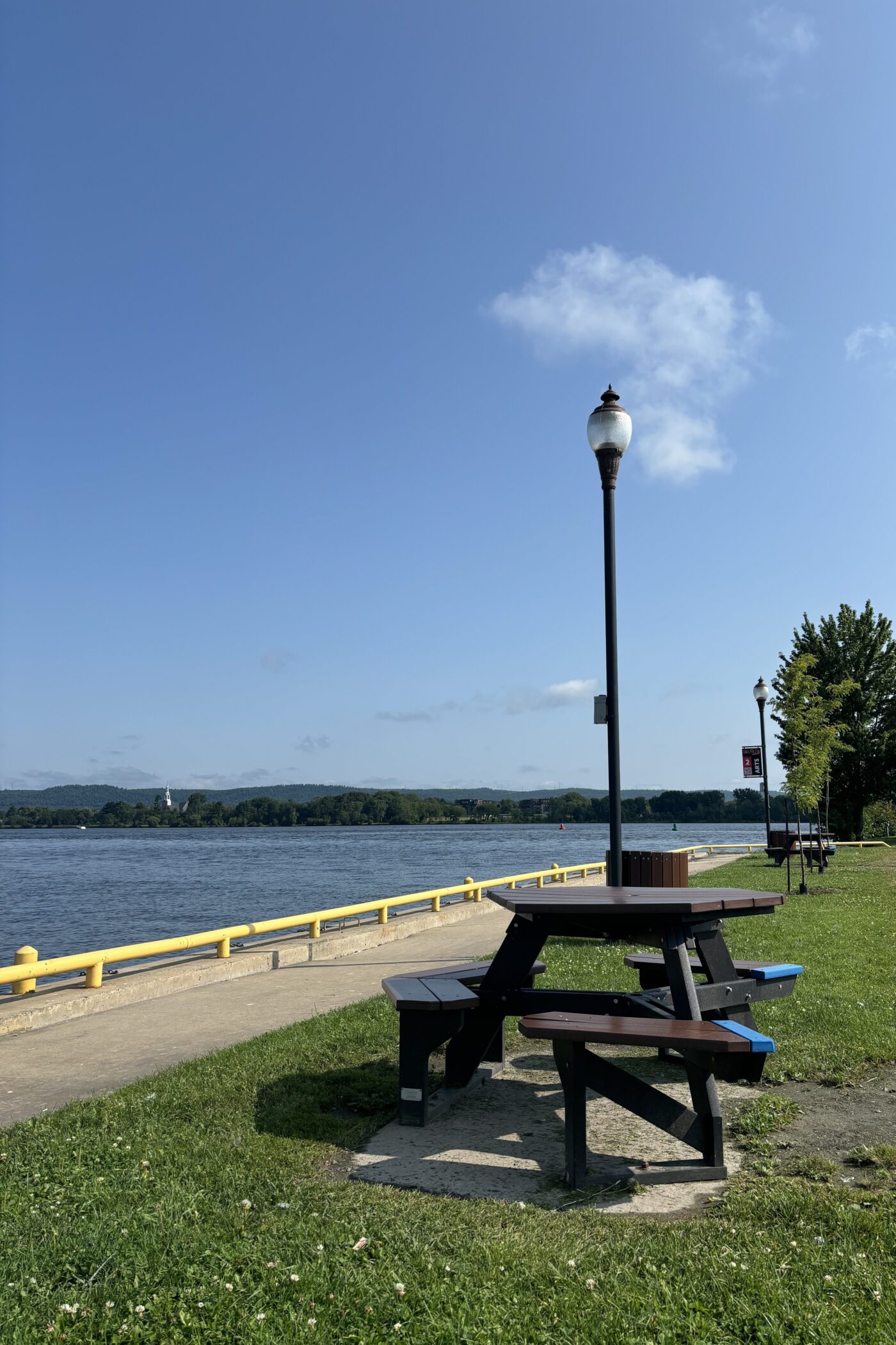 Photo of the waterfront at Confederation Park.