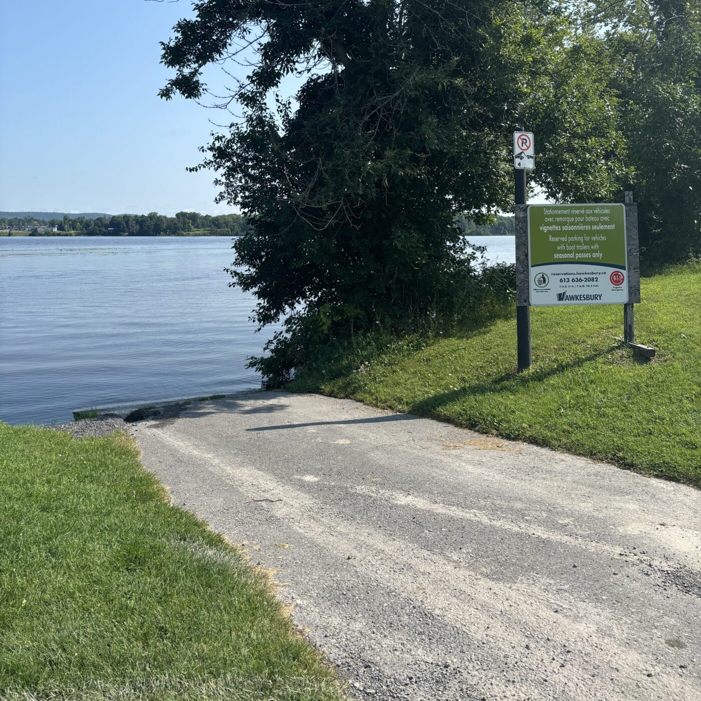 Photo of the Town of Hawkesbury boat launch.